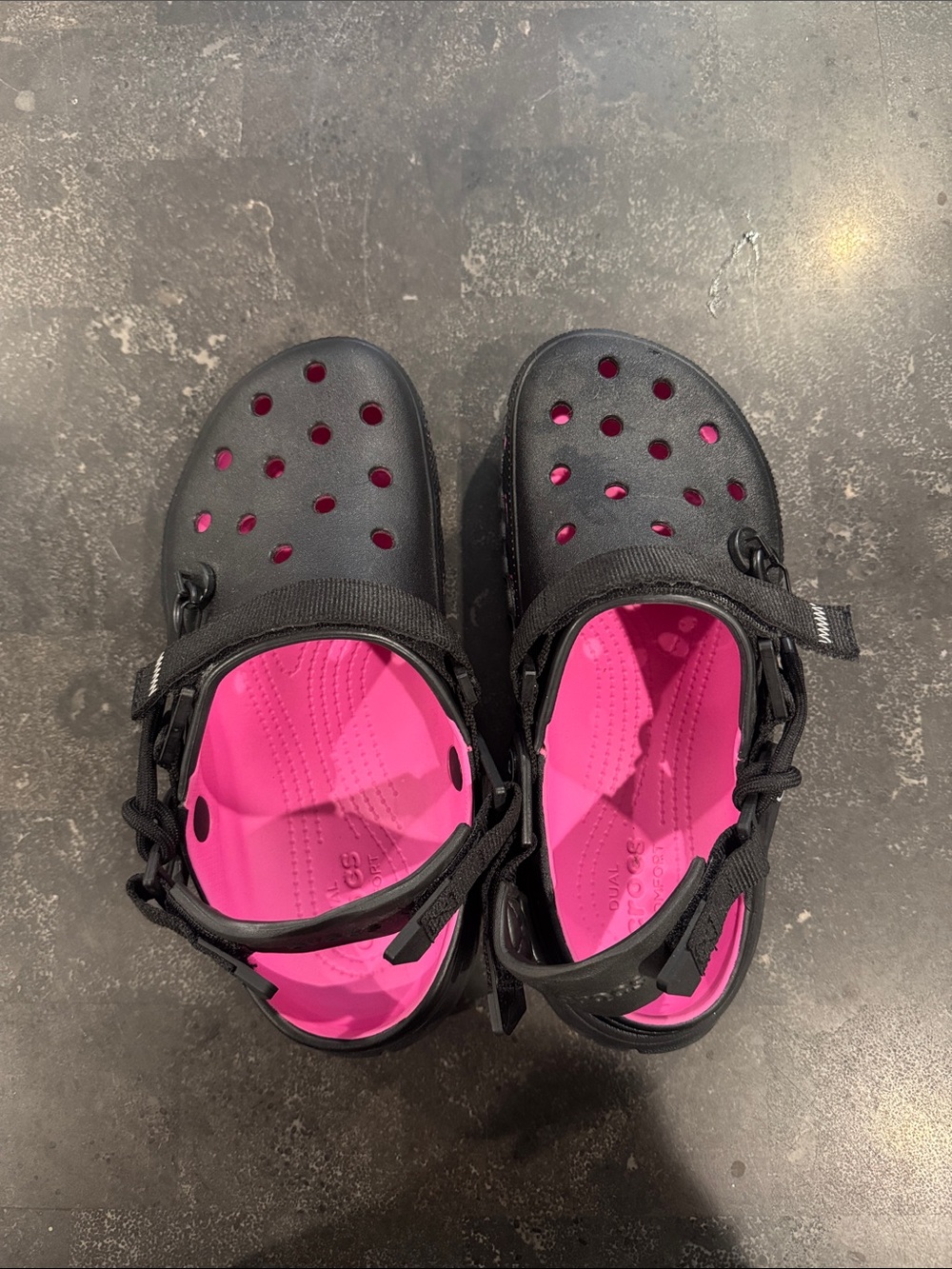 CROCS duet max 2 Post Malone Clogs Black with Bright Pink Insole 7 men 9 women